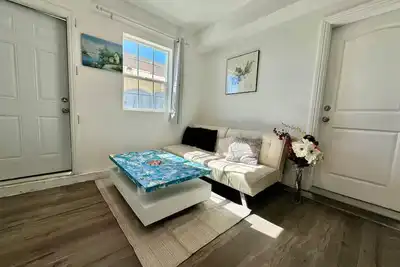 Image de Cozy and Bright Petite 2b1b