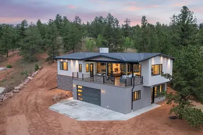 Image de Modern Mountain Retreat with Sauna and Spectacular views.