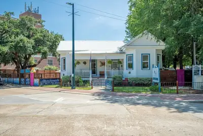 Image de Chez La Fête - Guesthouse & Backyard