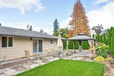 Image de Milwaukie Home w/ Outdoor Dining Space
