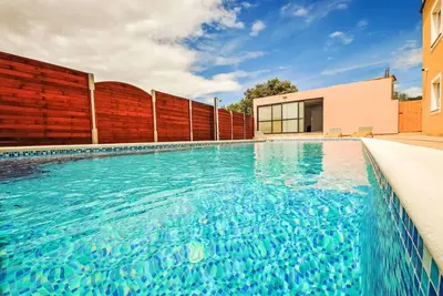 Image de Merveilleuse maison de vacances privée avec Wifi, climatisation, piscine privée, Tv et terrasse
