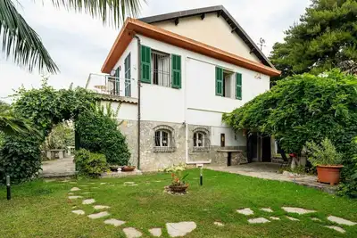 Image de Merveilleuse maison de vacances privée pour 6 personnes avec Wifi, climatisation, balcon et parking