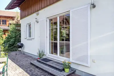 Image de Belle maison de vacances privée avec Wifi, bain à remous, Tv, terrasse et parking