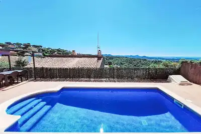 Image de Merveilleuse maison de vacances privée pour 6 personnes avec Wifi, piscine privée, Tv et terrasse