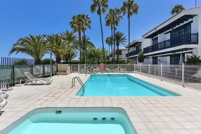 Image de Joli appartement pour 4 personnes avec piscine, climatisation, Wifi, Tv et balcon