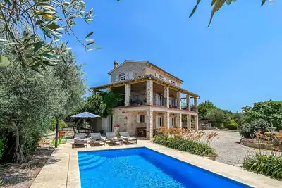 Image de Merveilleuse maison de vacances privée avec Wifi, climatisation, piscine privée, terrasse, parking
