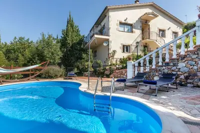 Image de Belle maison de vacances privée avec Wifi, piscine privée, climatisation, Tv, patio et parking