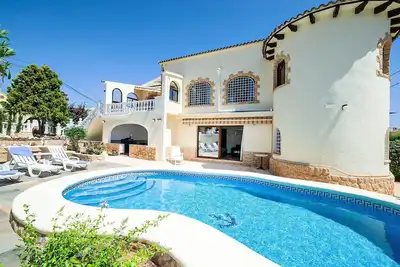 Image de Appartement dans une maison de vacances avec climatisation, Wifi, piscine privée, Tv, patio