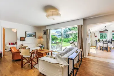 Image de Belle maison de vacances privée avec Wifi, Tv, terrasse, vue panoramique et parking