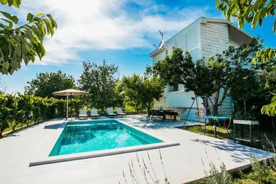 Image de Maison de vacances privée avec piscine privée, Wifi, climatisation, Tv, terrasse, parking