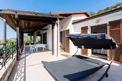Magnifique maison de vacances privée avec Wifi, Tv, terrasse, animaux admis et parking