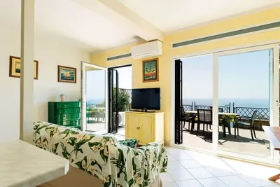 Image de Agréable appartement pour 5 personnes avec climatisation, Wifi et terrasse