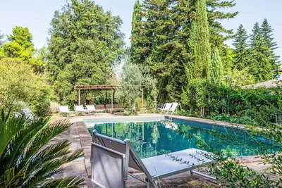 Image de Belle maison de vacances privée pour 12 personnes avec piscine, Wifi et parking