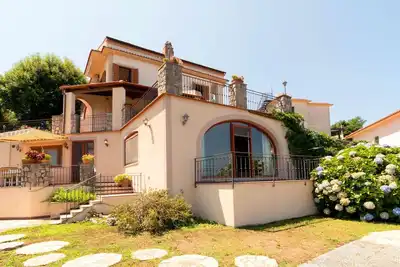 Image de Maison de vacances privée avec Wifi, piscine privée, climatisation, Tv, patio, vue panoramique