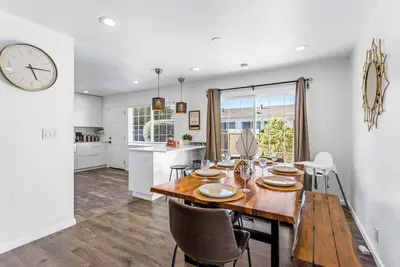 Image de New! Mins to Palo Alto, Stanford, Meta w/Firepit, Pet-Friendly!