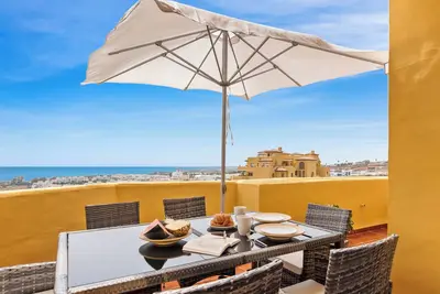 Sky and Sea Penthouse Estepona, with jacuzzi, terrace, sea views and Gibraltar