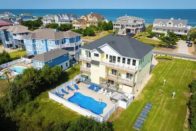 Semi-Oceanfront Retreat w/ Pool, Theater, Elevator
