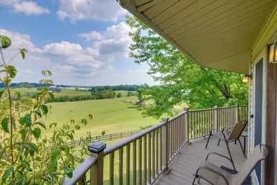 Image de ~ 4 Mi to German Market: Millersburg Retreat