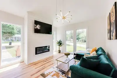 Image de Southern Luxury-Cozy 4br/2. 5b in Atl Huge Backyard