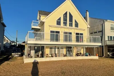 Image de Located on the Chesapeake Bay with panoramic views.