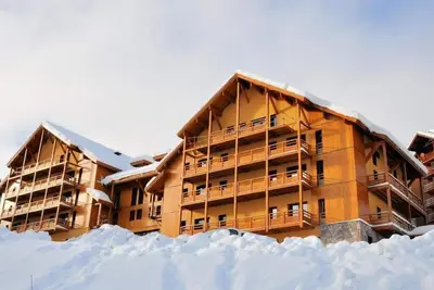 Image de Appart dans résidence 4⭐au pied des pistes - 8 \/10 pers - Spa + Piscine + Sauna
