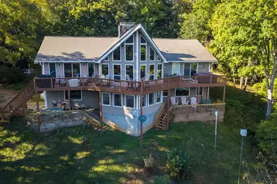 Image de Bearadise Ridge-Hot tub-Fireplace-Fire pit-Amazing View