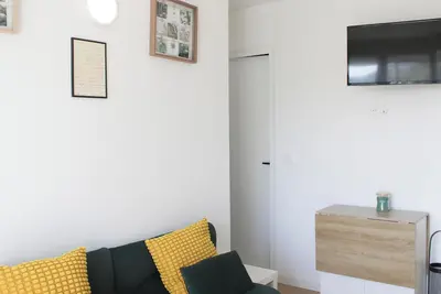 Image de Appartement avec Vue sur la Seine, Proche Paris