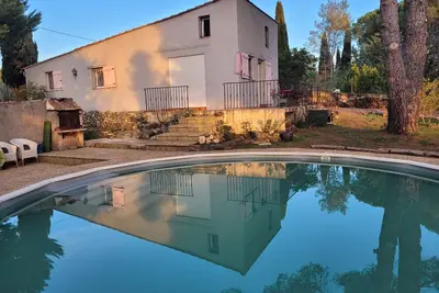 Image de Mas avec piscine et grand jardin privé en pleine nature