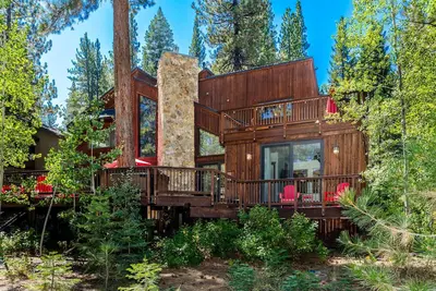 Image de Northstar 5 Bedroom, Minutes to Ski, Private Spa, Golf & Views\n