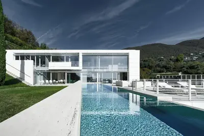 Luxury Villa with infinity pool and lake view from architect Richard Meier