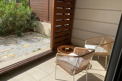 Image de Studio climatisé avec terrasse-au vieux port de La Ciotat.