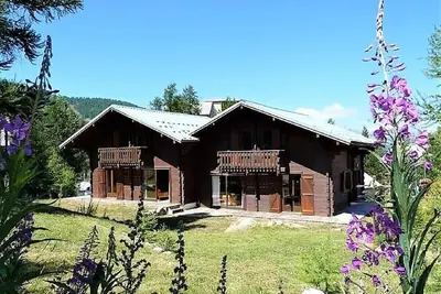 Image de Casa-Les Heureux, magnifique chalet à Risoul 1850