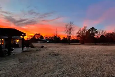Image de Route 66 Ranch with pool in charming Chandler.