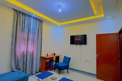 Image de Quiet Central Home Near Beach - High Speed WiFi, Free Parking & Private Entry