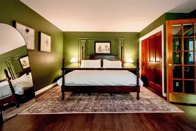 Image de Rhinebeck Inn Suite with Private Living Room