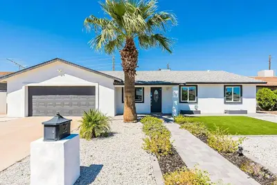 Image de Revere Oasis - Golf Sim, Game Room, Pool & Hot Tub