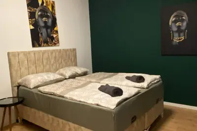 Image de Comfy 1br Apartment, 15-Min from Center