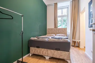 Image de Comfy & Stylish Studio With Self Check In