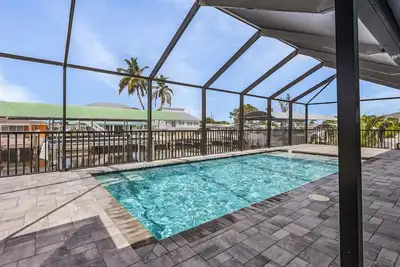 Image de Gorgeous 3/2 Pool Home in St. James City, Incredible Water Access!
