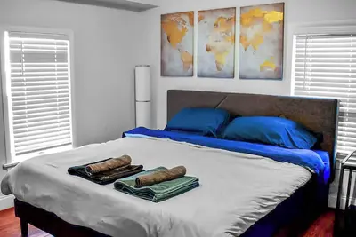Image de Spacious 4br / Arcade & Games / LuxCafe / 2 King Beds / 30min to Nyc