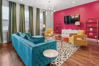 Image de Midtown Palace - 2 mins From Downtown - Spacious