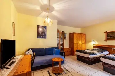 Image de Studio 'Gudrun' avec terrasse privée, jardin commun et Wi-Fi