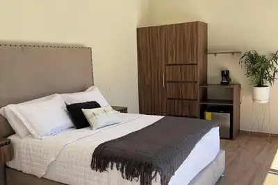 Image de Suite For Couples With Heated Pool And Jacuzzi
