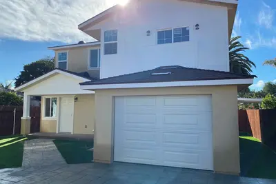 Image de Brand new furnished 3-bedroom home in Inglewood b/w Sofi Stadium & Lax Airport.