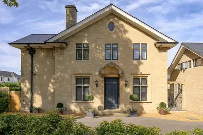 Image de Luxurious Home in Cheltenham, Private Parking