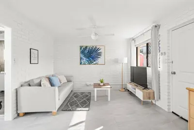Spacious 1-Bed with Swimming Pool & Tennis Court