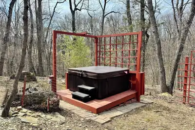 Image de A Frame~ Shenandoah Escape~ Fire Pit~ Hot tub~ Bbq