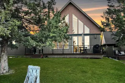 Image de Robin Hood Retreat - 3 Br, 2 Bath Chalet in Eagle Crest w/ Level 2 Ev charging