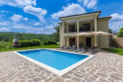 Image de Maison de vacances privée avec piscine privée, climatisation, Wifi, Tv, terrasse, parking
