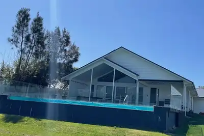 Image de Paradise at One Mile! Family friendly acreage close to beach and amenities